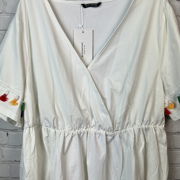 BloomChic White Tassel Detail Surplice Top Plus Size 22/24 3X - Picture 5 of 7